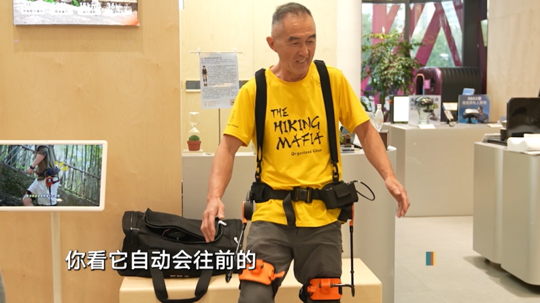 64岁攀岩圈大佬、50岁无人机飞手...上海这群老人逆天了~ 64岁攀岩圈大佬、50岁无人机飞手...上海这群老人逆天了~