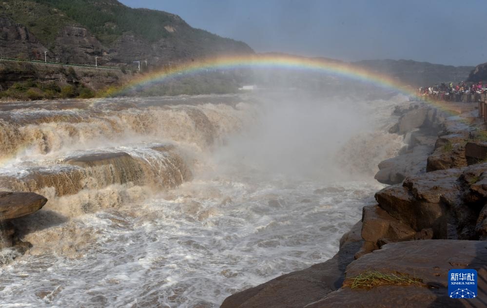 壶口瀑布“彩虹桥”