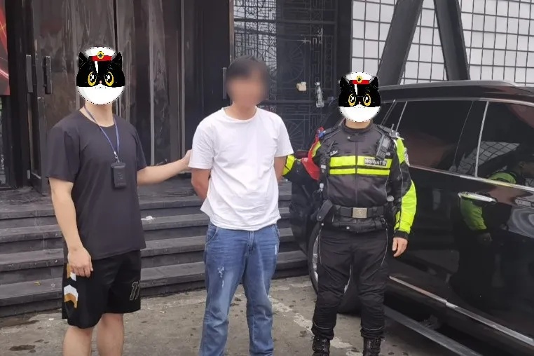 男子盗窃金店后跨市逃窜2小时,正欲销赃时被合肥警方抓获 男子盗窃金店后跨市逃窜2小时,正欲销赃时被合肥警方抓获