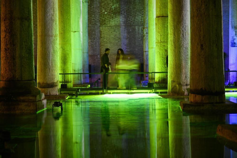 走进伊斯坦布尔地下水宫 走进伊斯坦布尔地下水宫