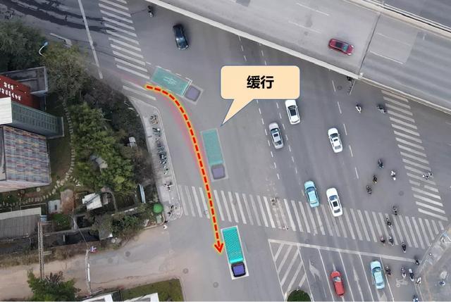 抢一步，悔终生！这个动作，货车司机右转时请牢记！