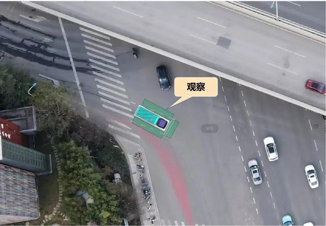 抢一步，悔终生！这个动作，货车司机右转时请牢记！