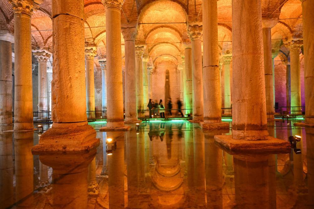 走进伊斯坦布尔地下水宫 走进伊斯坦布尔地下水宫