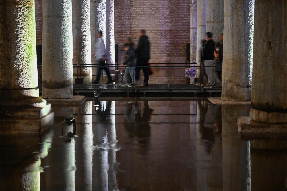 走进伊斯坦布尔地下水宫 走进伊斯坦布尔地下水宫