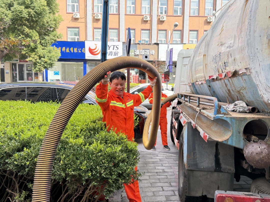 这份没人愿意干的活，他会一直干下去……
