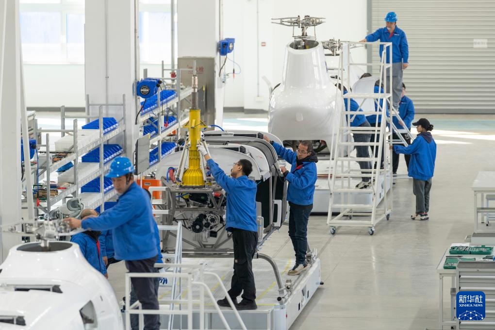 T1400无人直升机首航 应用前景广阔