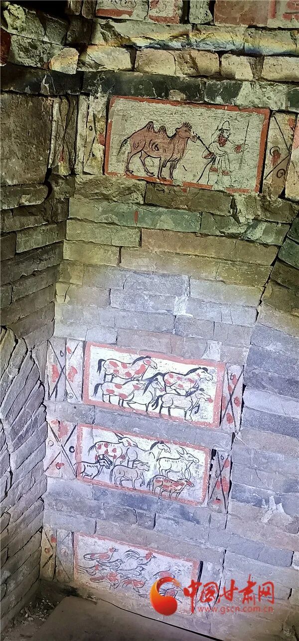 何以中国·壁画里的中国｜嘉峪关“地下画廊”再现千年烟火