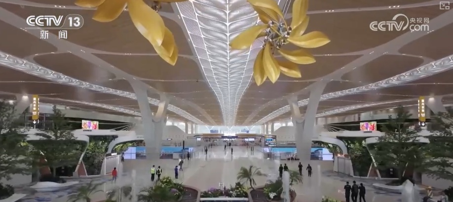 “3座航站楼+5条跑道”“智慧+文化”，亮点拉满！多视角解锁这座大型航空枢纽