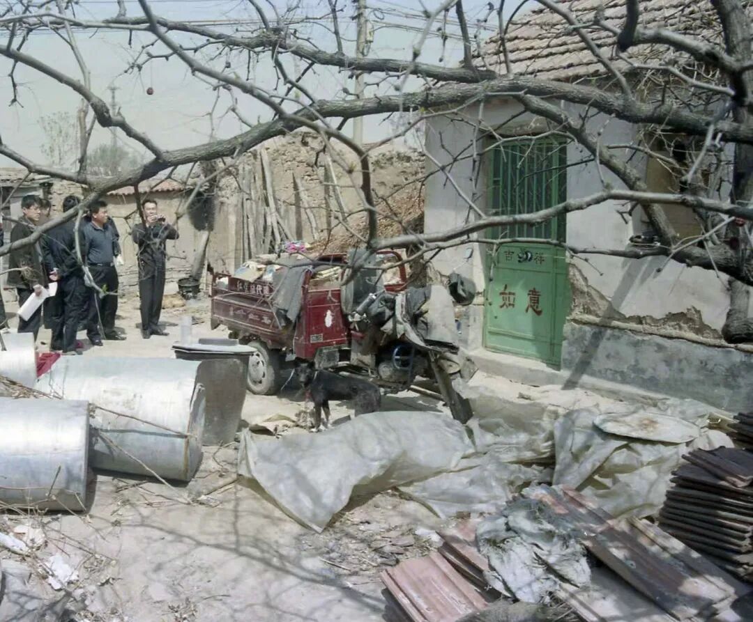 命案现场布条被妥善保存21年，第1001次送检锁定真凶！