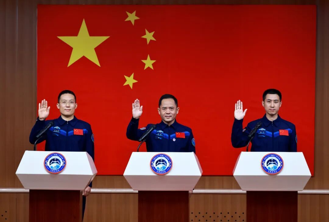 明日出征！神二十一“出差三人组”亮相！（附简历）