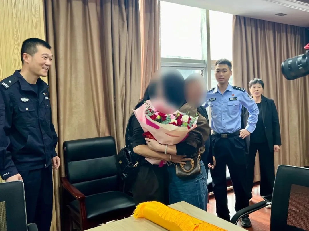 “歪打正着”!浙江男子看寻亲新闻竟找到离散37年的女儿 “歪打正着”!浙江男子看寻亲新闻竟找到离散37年的女儿