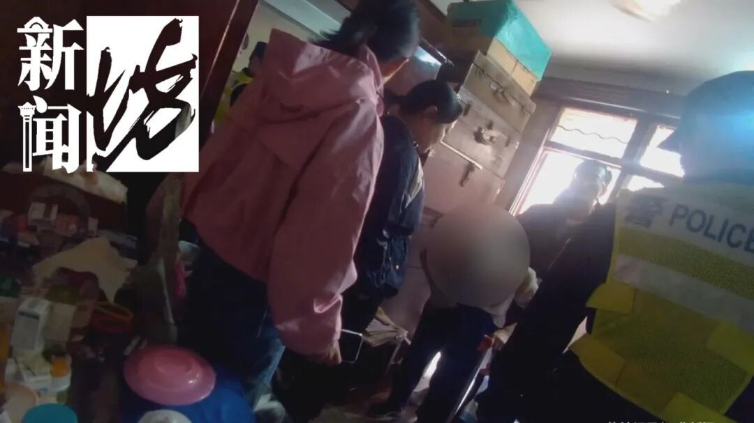 不对劲!上海一民警接到报警后,果断翻墙入室... 不对劲!上海一民警接到报警后,果断翻墙入室...