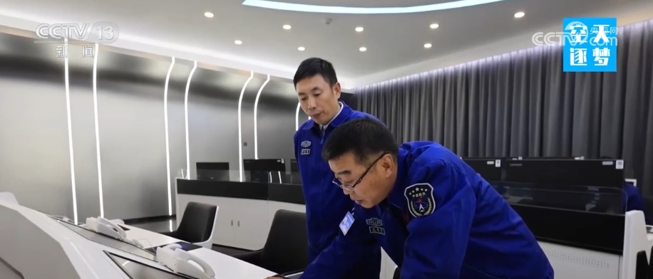 他们“铆在发射场，钉在塔架上，守在火箭旁”托举星辰……