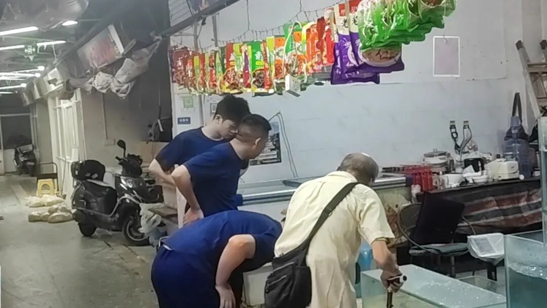 贵阳一菜场有人私自捕捉并公开售卖“农田卫士”？专家提醒：可能违法！