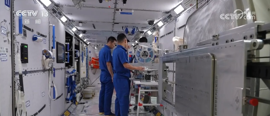 “70后”“80后”“90后”，出征！神舟二十一号乘组“跨界”也精彩