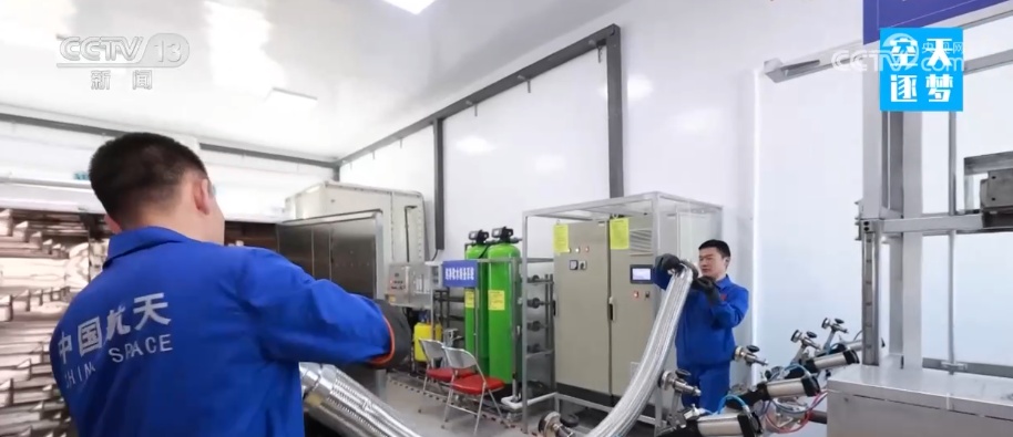 他们“铆在发射场，钉在塔架上，守在火箭旁”托举星辰……