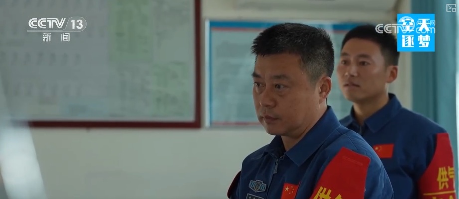 他们“铆在发射场，钉在塔架上，守在火箭旁”托举星辰……