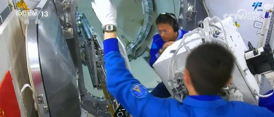 “70后”“80后”“90后”，出征！神舟二十一号乘组“跨界”也精彩