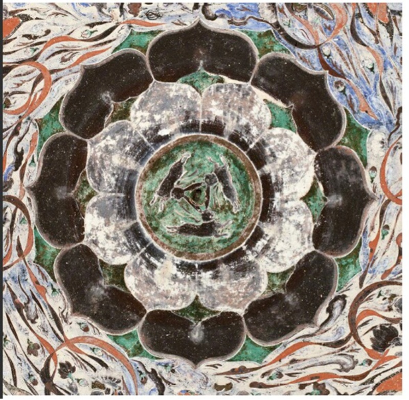 何以中国·壁画里的中国丨敦煌“三兔藻井”：千年共生图腾走进大众生活获新生