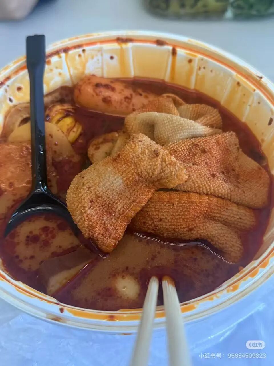 为员工不慎碰入，已对该店立案！闵行区市场监管局通报“麻辣烫抹布”调查结果