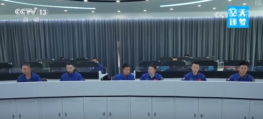 他们“铆在发射场，钉在塔架上，守在火箭旁”托举星辰……