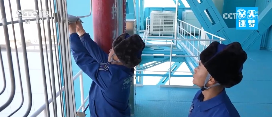 他们“铆在发射场，钉在塔架上，守在火箭旁”托举星辰……