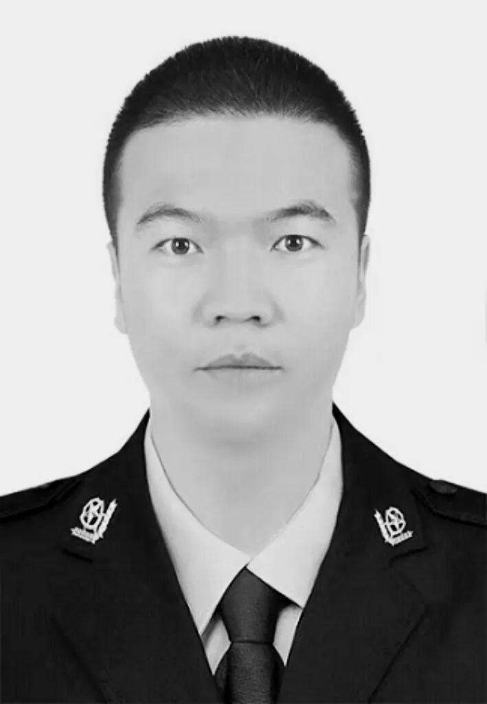 宁夏民警抢救群众时因公牺牲,年仅34岁 宁夏民警抢救群众时因公牺牲,年仅34岁