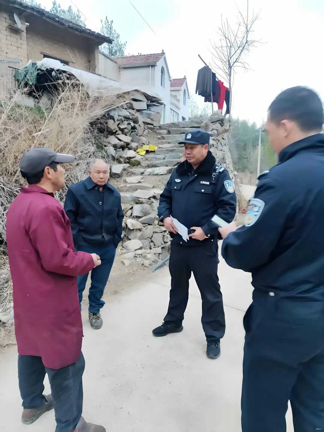 袁创（40岁），因公牺牲