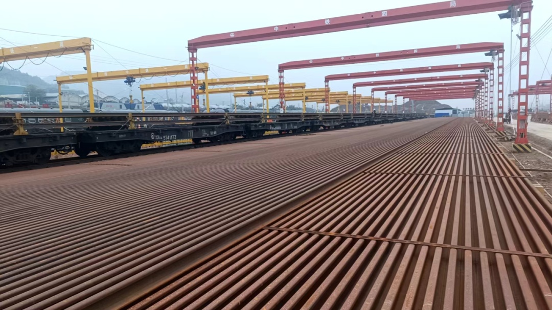 这条时速350公里高铁,全线完成铺轨! 这条时速350公里高铁,全线完成铺轨!