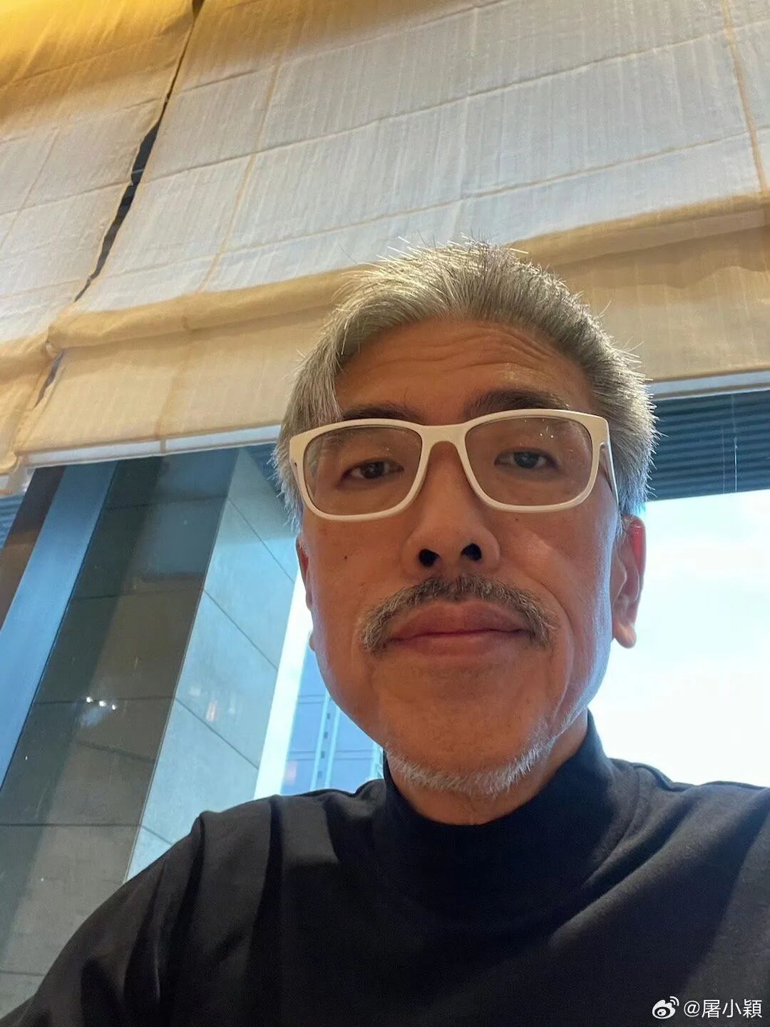 著名音乐人屠颖去世，代表作有《过火》《忘记你我做不到》等；昨天还在个人账号分享图片；音乐人陈子鸿发文：45年的老友，一路好走