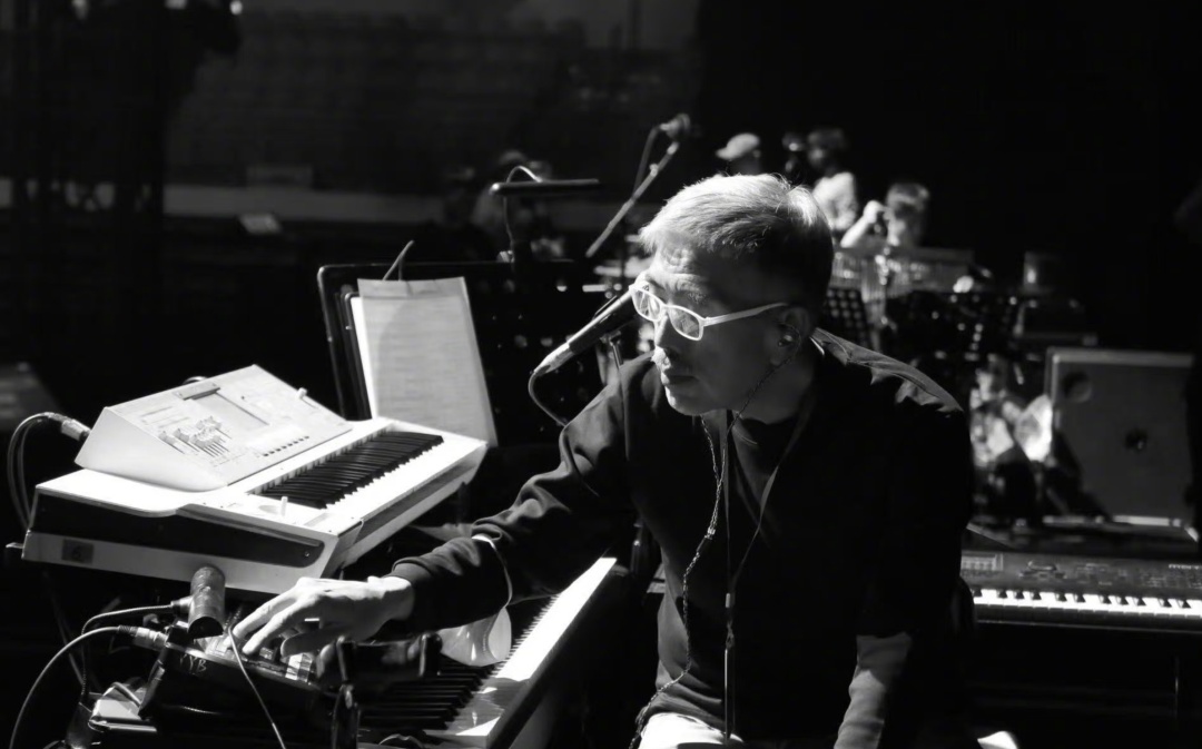 著名音乐人屠颖去世，代表作有《过火》《忘记你我做不到》等；昨天还在个人账号分享图片；音乐人陈子鸿发文：45年的老友，一路好走