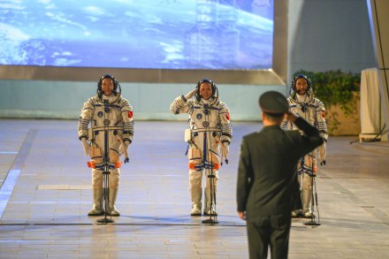 9图回顾神二十一发射任务高燃瞬间 9图回顾神二十一发射任务高燃瞬间