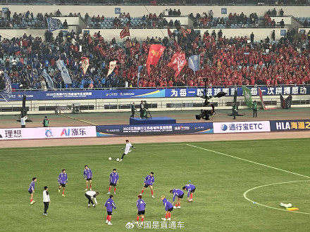 “苏超”启用“飞猫”“机器狗”摄像装置