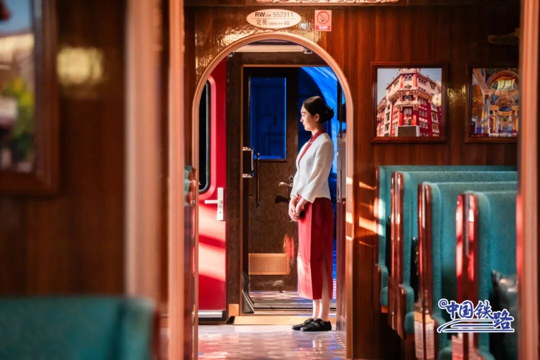 首次载客运行！12306可购票！旅客：上车像穿越，想不想体验一下？