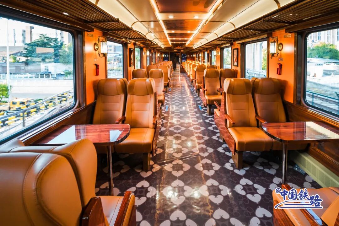 首次载客运行！12306可购票！旅客：上车像穿越，想不想体验一下？