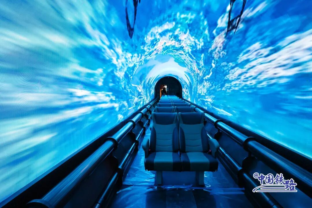 首次载客运行！12306可购票！旅客：上车像穿越，想不想体验一下？