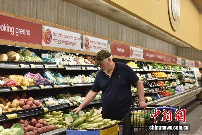 美国粮食券发放危机持续 政府停摆殃及4200万人餐桌