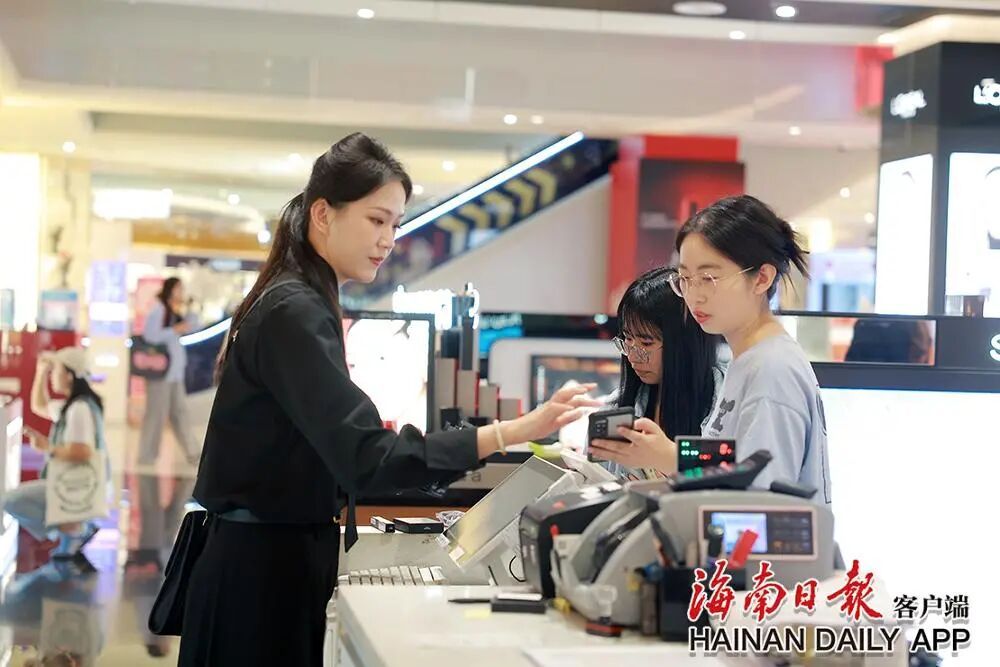 海南离岛免税新政实施首日体验如何？记者实地探访