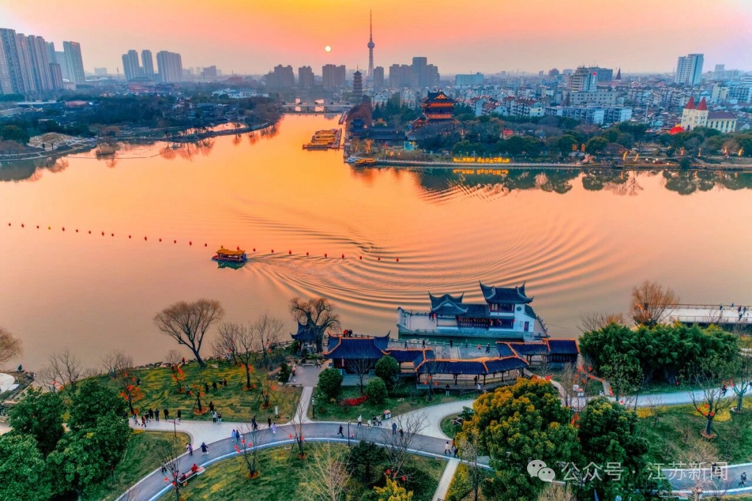 “苏超”夺冠后,泰州官宣:这些景区,免费! “苏超”夺冠后,泰州官宣:这些景区,免费!