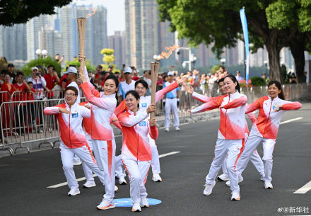 三地联动四城同传!全运会历史首次跨境火炬传递 三地联动四城同传!全运会历史首次跨境火炬传递