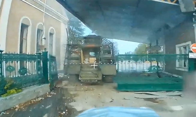 俄称围困乌军,“乌军人员已开始投降” 俄称围困乌军,“乌军人员已开始投降”