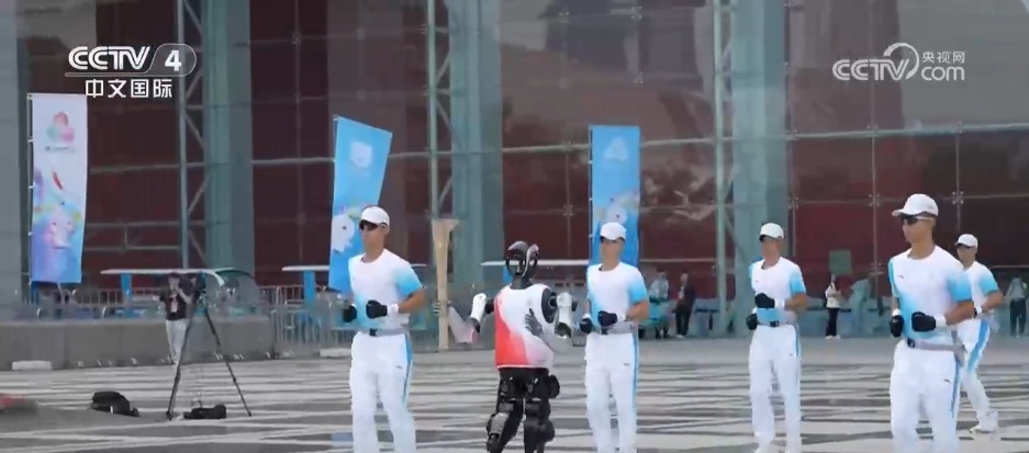 十五运火炬传递有多特别？四城联动、各具特色，氛围感拉满！