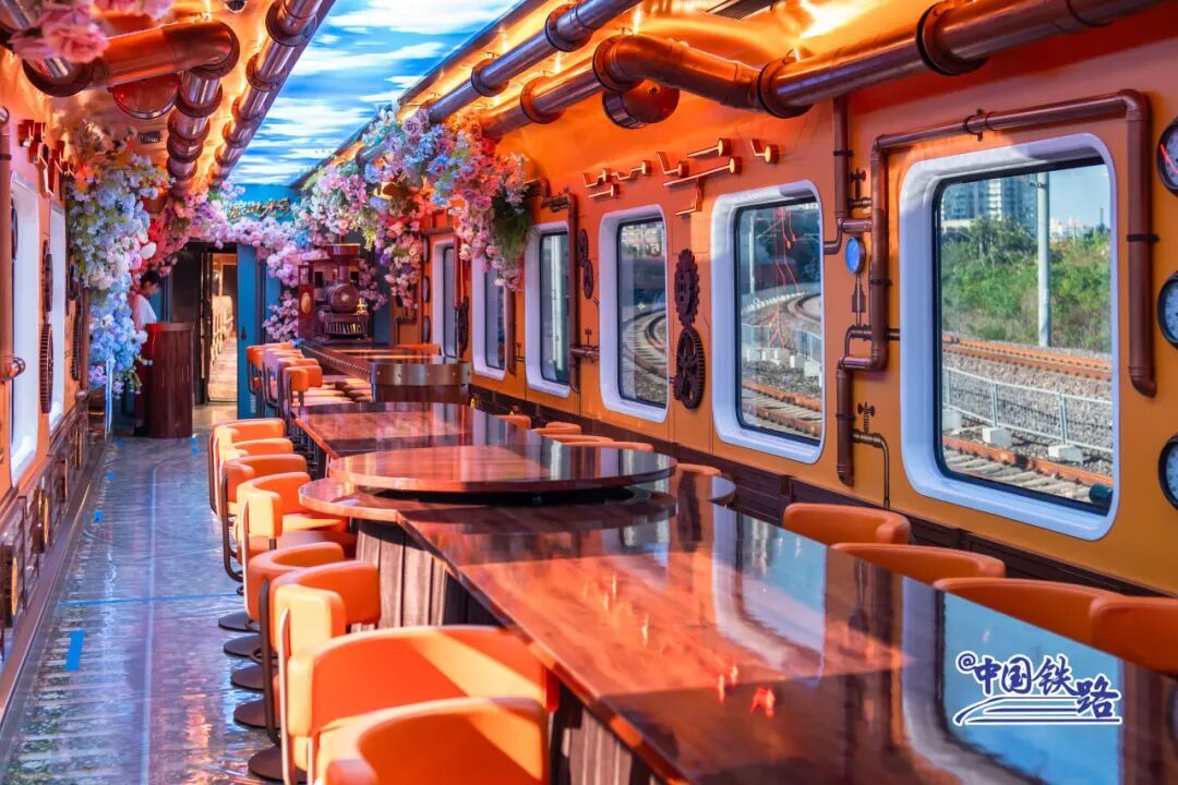 首次载客运行！12306可购票！旅客：上车像穿越，想不想体验一下？
