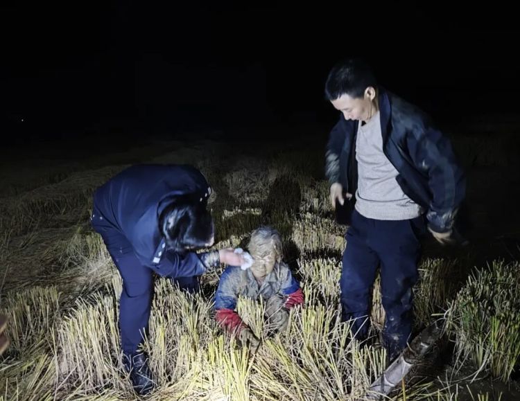 “热成像”助力,警方淤泥中探出“生命信号”…… “热成像”助力,警方淤泥中探出“生命信号”……