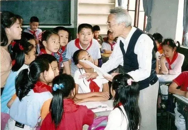 他因病在上海逝世！曾是许多人的集体回忆……