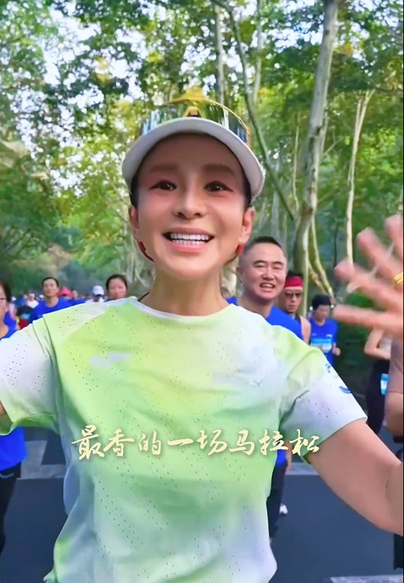 知名女主持在西湖边跑步：杭州太香了！太美了！