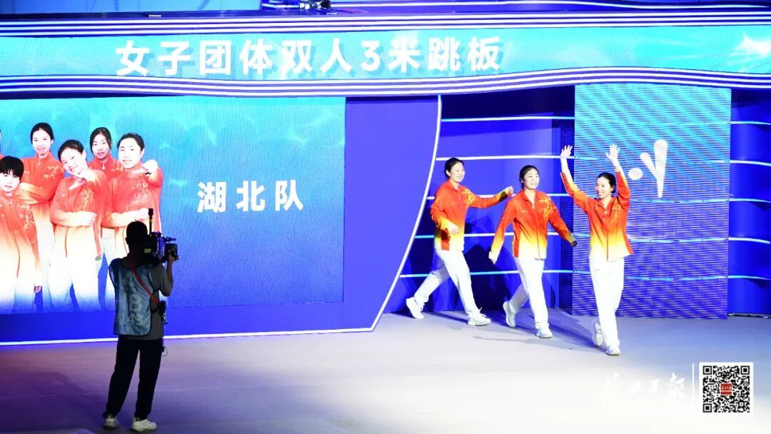 全红婵传来喜讯，热搜第一！网友：看哭了