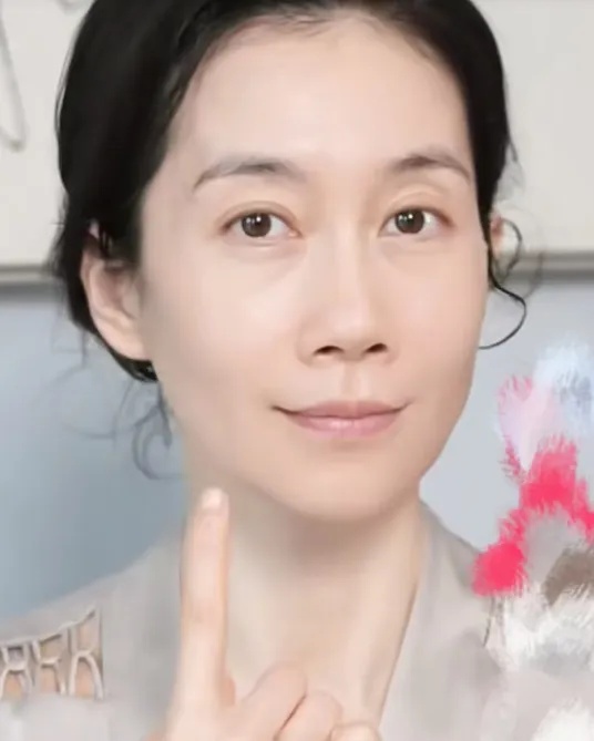 温峥嵘同时“现身”多个直播间,刘涛、张柏芝等好友站台?网友:这波操作比剧本还离谱 温峥嵘同时“现身”多个直播间,刘涛、张柏芝等好友站台?网友:这波操作比剧本还离谱