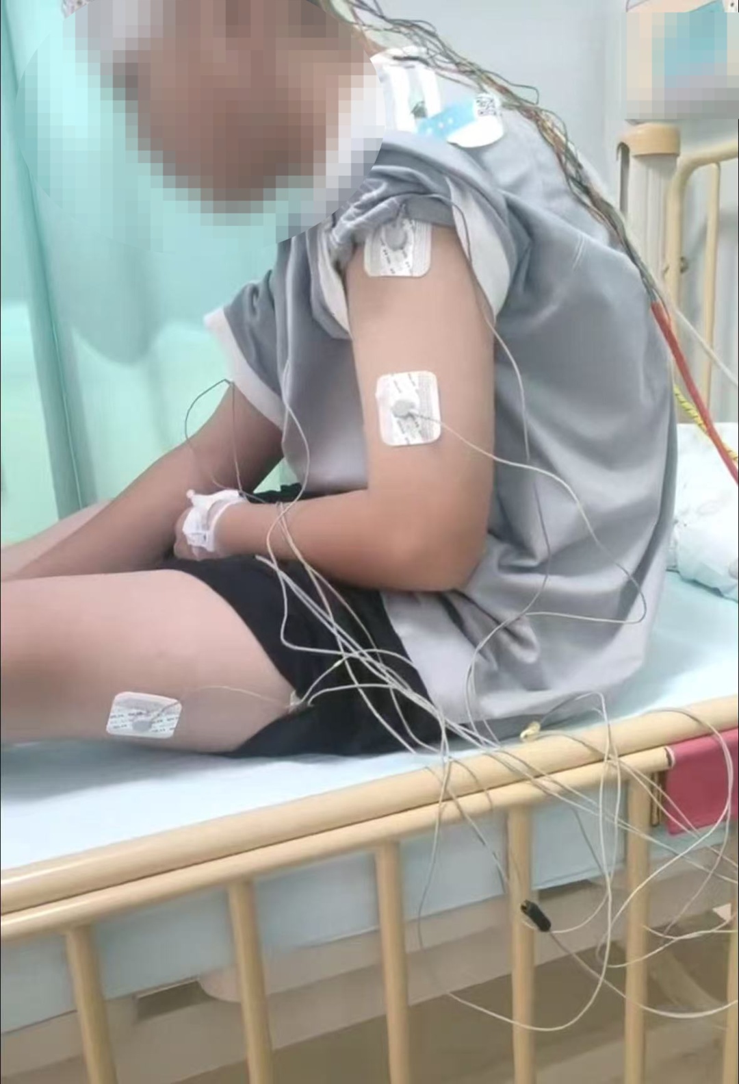 云南一小学多名学生头晕呕吐,手脚发麻,校方通报:住院学生已全部康复出院返回学校 云南一小学多名学生头晕呕吐,手脚发麻,校方通报:住院学生已全部康复出院返回学校