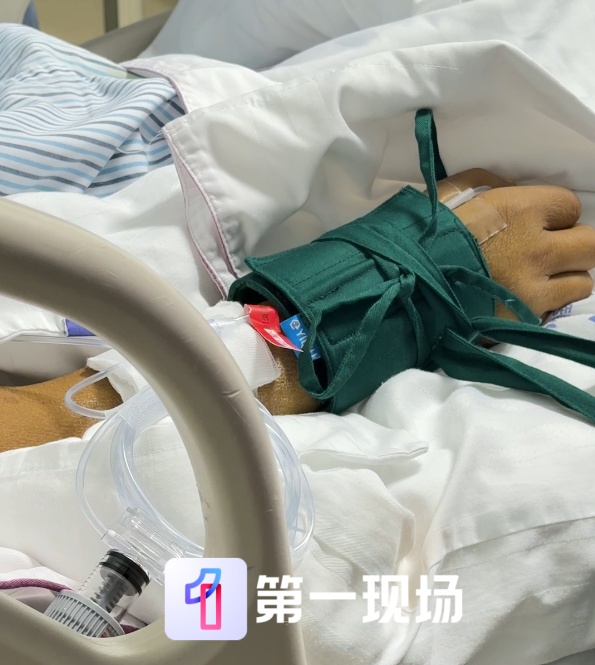 36岁外卖小哥喝完多瓶饮料后,突然中毒进ICU!很多人都在喝…… 36岁外卖小哥喝完多瓶饮料后,突然中毒进ICU!很多人都在喝……